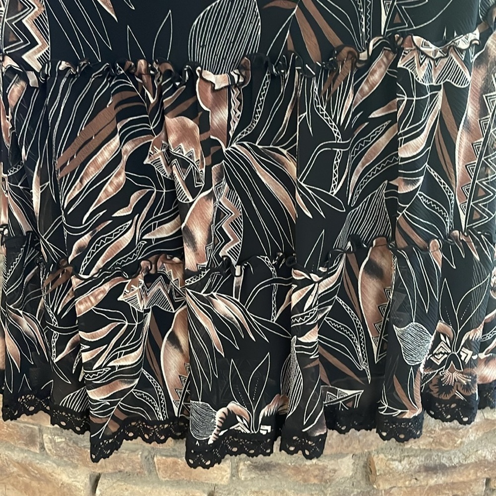 Black and tan double V neck dress with leaf pattern and rows of ruffles. 16W - Picture 4 of 11